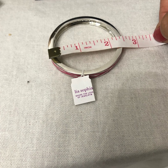 Lia Sophia Fuchsia Silver Tone Chevron Bangle Stretch Women’s bracelet - Picture 8 of 9